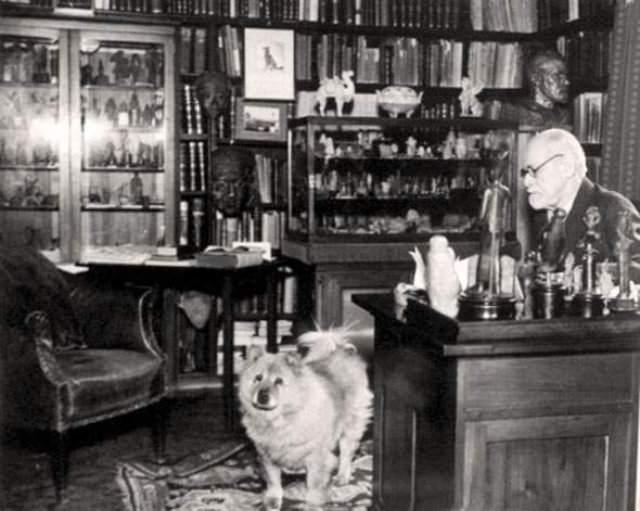 Sigmund Freud e la sua amata cagnolina Jofi