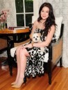 L\'attrice Alexa Vega con la sua cagnolina Ramona