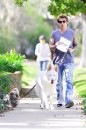 Billy Ray Cyrus con i suoi due cani di dimensioni molto diverse